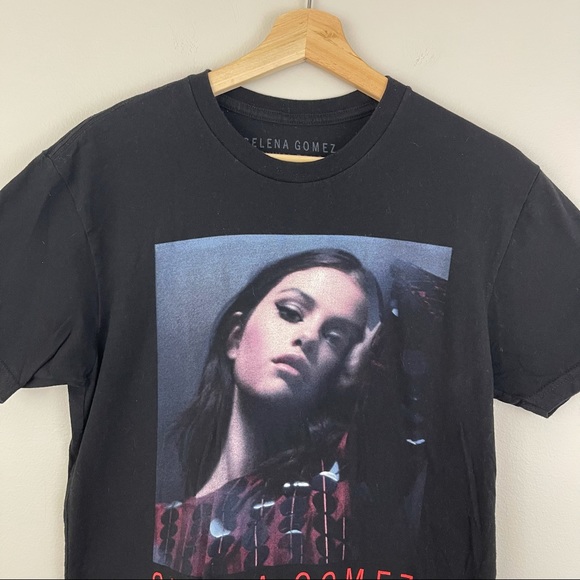 !SOLD! SELENA GOMEZ Black Revival Tour 2016 Graphic Band Tee - Picture 2 of 9